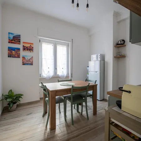 Vacanze Romane Tuscolana Apartamento *